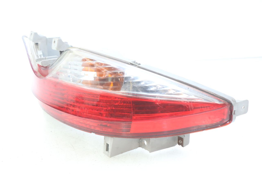 photo de LAMPA TYLNA SUZUKI BURGMAN 125 (2007 - 2014) - Szczegóły charakterystyczne