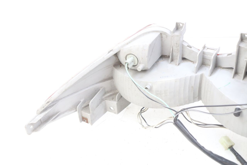 photo de LAMPA TYLNA SUZUKI BURGMAN 125 (2007 - 2014) - Inny kąt widzenia