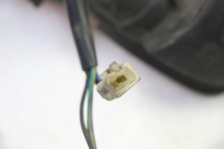 photo de LAMPA TYLNA YAMAHA BW'S 100 (1999 - 2002) - Szczegóły charakterystyczne