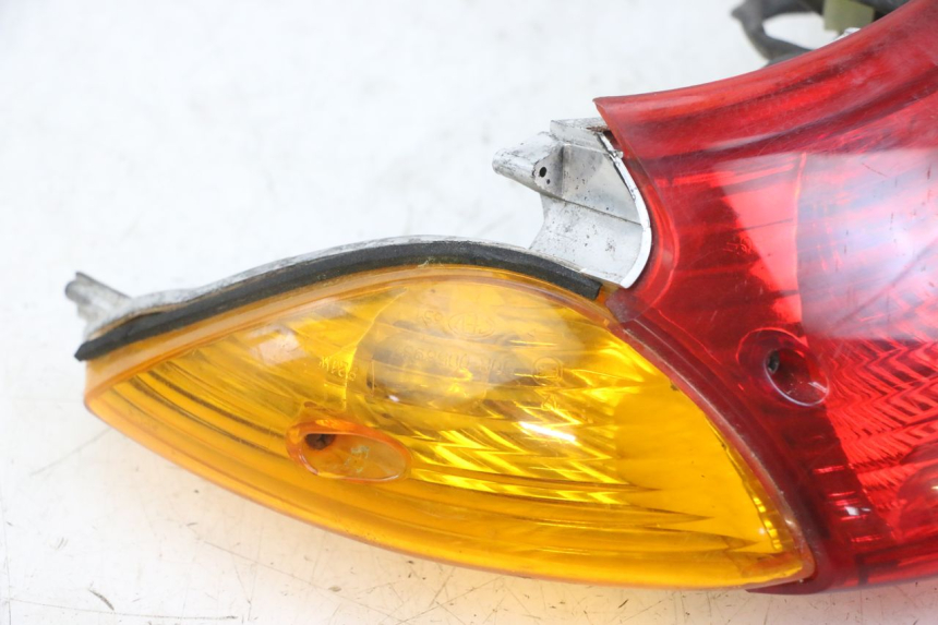 photo de LAMPA TYLNA HONDA CBF 500 (2004 - 2007) - Zoom stanu zużycia