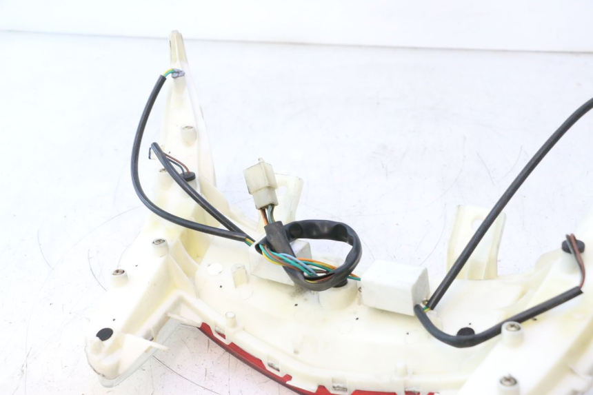 photo de LAMPA TYLNA PEUGEOT CITYSTAR 2T 50 (2018 - 2021) - Kontrola wizualna