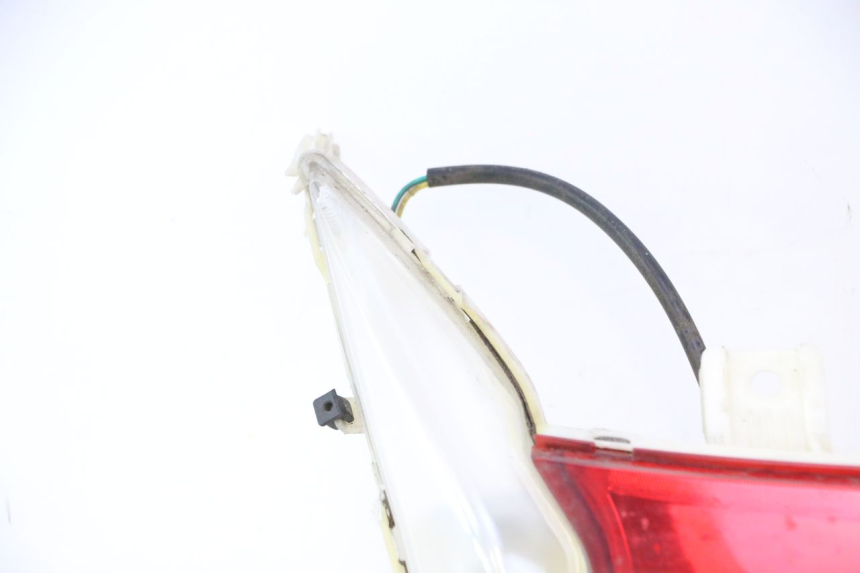 photo de LAMPA TYLNA PEUGEOT CITYSTAR 2T 50 (2018 - 2021) - Zoom stanu zużycia