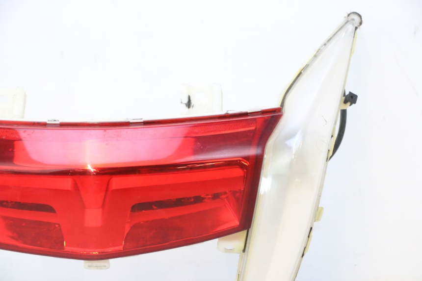 photo de LAMPA TYLNA PEUGEOT CITYSTAR 2T 50 (2018 - 2021) - Zbliżenie techniczne