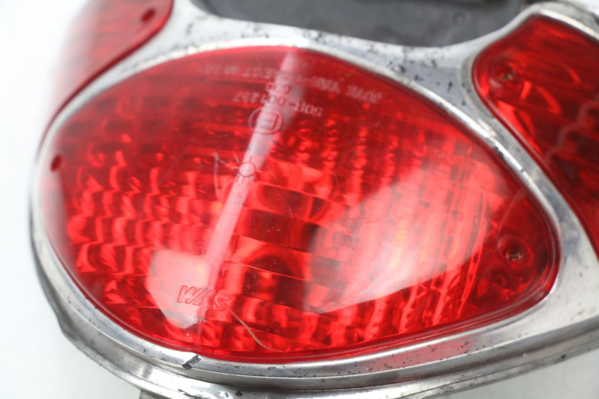 photo de LAMPA TYLNA SYM DD 50 (2005 - 2011) - Inny kąt widzenia