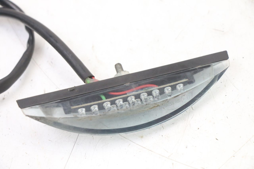 photo de LAMPA TYLNA DERBI SENDA R X-TREME 50 (2006 - 2010) - Zoom stanu zużycia