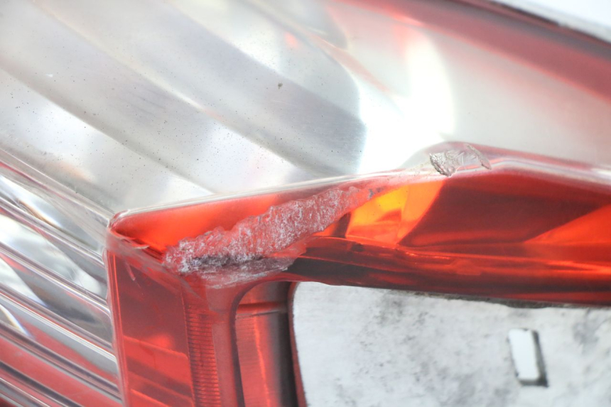 photo de TYLNE ŚWIATŁO KYMCO DINK STREET 125 (2009 - 2014) - Zbliżenie techniczne