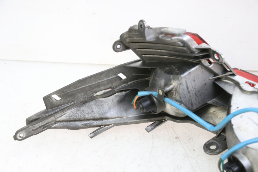 photo de TYLNE ŚWIATŁO KYMCO DINK STREET 125 (2009 - 2014) - Punkty mocowania