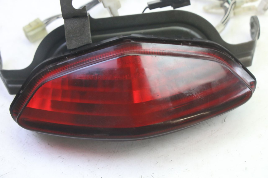 photo de LAMPA TYLNA SUZUKI DL V STROM 1000 (2002 - 2007) - Zoom stanu zużycia