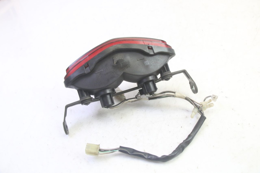 photo de LAMPA TYLNA SUZUKI DL V STROM 1000 (2002 - 2007) - Inny kąt widzenia