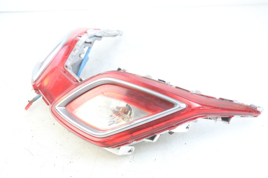 photo de LAMPA TYLNA KYMCO DOWNTOWN ABS 125 (2015 - 2017) - Zbliżenie komponentów