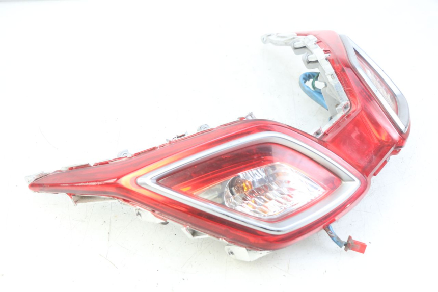 photo de LAMPA TYLNA KYMCO DOWNTOWN ABS 125 (2015 - 2017) - Widok z bliska