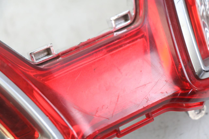 photo de LAMPA TYLNA KYMCO DOWNTOWN ABS 125 (2015 - 2017) - Inny kąt widzenia
