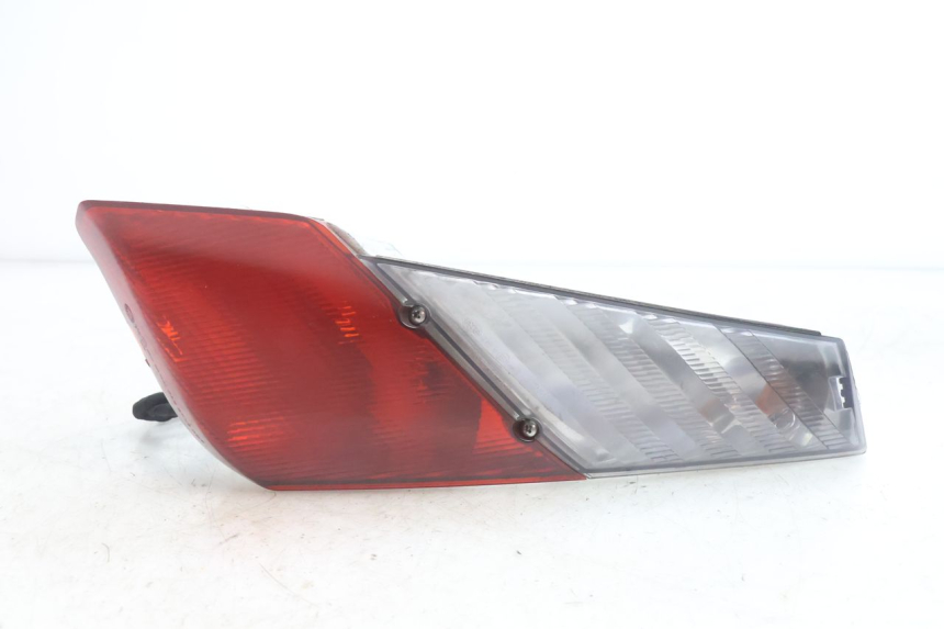 photo de PRAWE TYLNE ŚWIATŁO APRILIA ATLANTIC S 125 (2010 - 2013) - Inny kąt widzenia