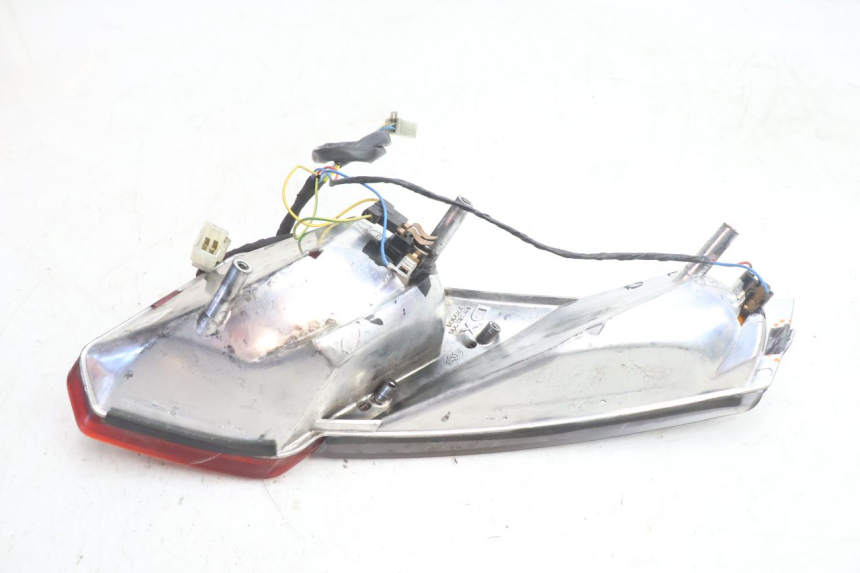 photo de PRAWE TYLNE ŚWIATŁO APRILIA ATLANTIC S 125 (2010 - 2013) - Zbliżenie techniczne