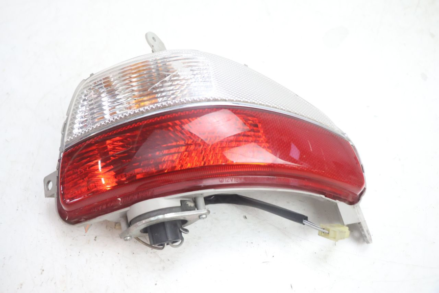 photo de PRAWE TYLNE ŚWIATŁO SUZUKI BURGMAN EXECUTIVE ABS 650 (2006 - 2012) - Szczegół części