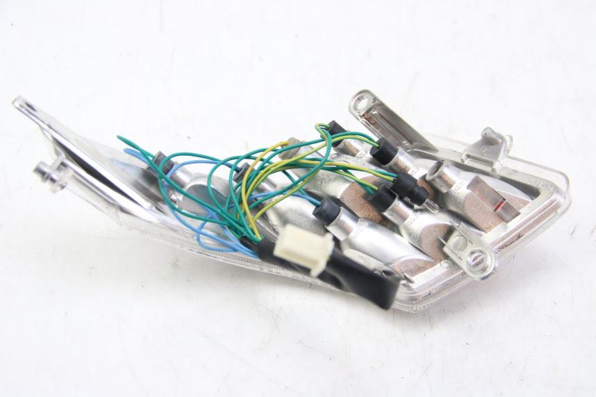 photo de PRAWE TYLNE ŚWIATŁO PEUGEOT E-VIVACITY 1 (2012 - 2018) - Punkty mocowania