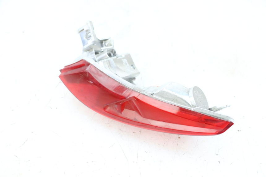 photo de PRAWE TYLNE ŚWIATŁO PIAGGIO MP3 HPE 300 (2019 - 2026) - Widok ogólny