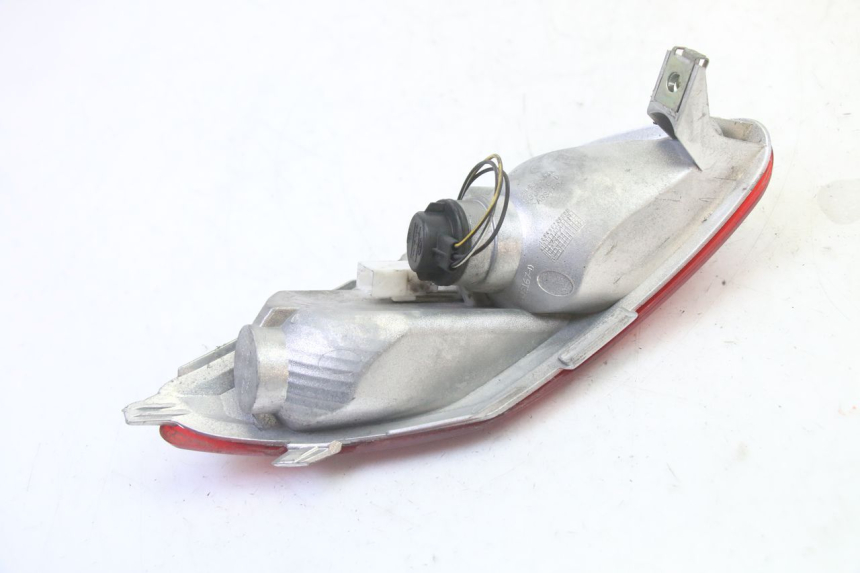 photo de PRAWE TYLNE ŚWIATŁO PIAGGIO MP3 LT 300 (2010 - 2016) - Punkty mocowania