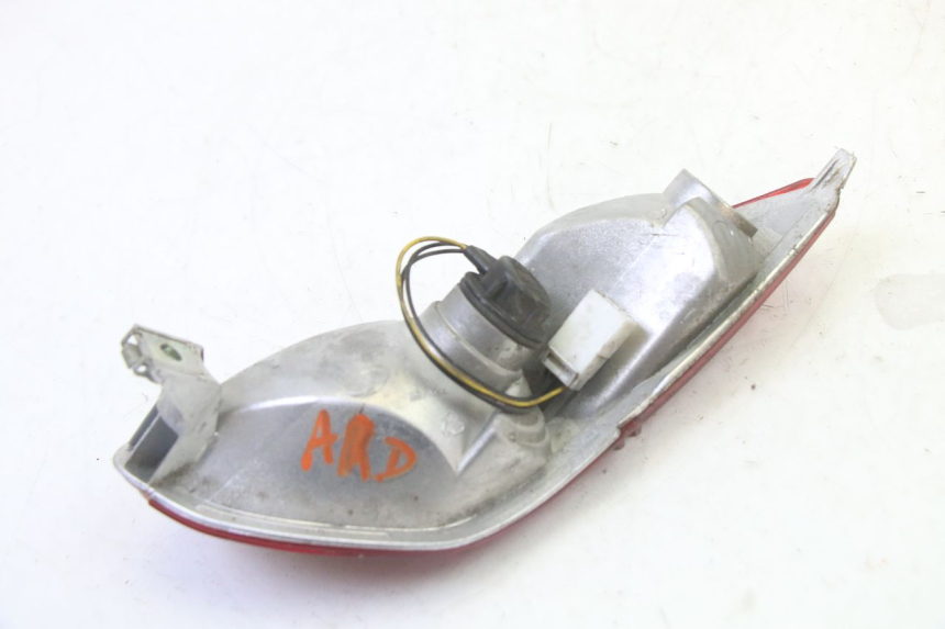 photo de PRAWE TYLNE ŚWIATŁO PIAGGIO MP3 LT 300 (2010 - 2016) - Stan powierzchni