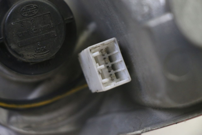 photo de PRAWE TYLNE ŚWIATŁO PIAGGIO MP3 LT 300 (2010 - 2016) - Część sprawdzona