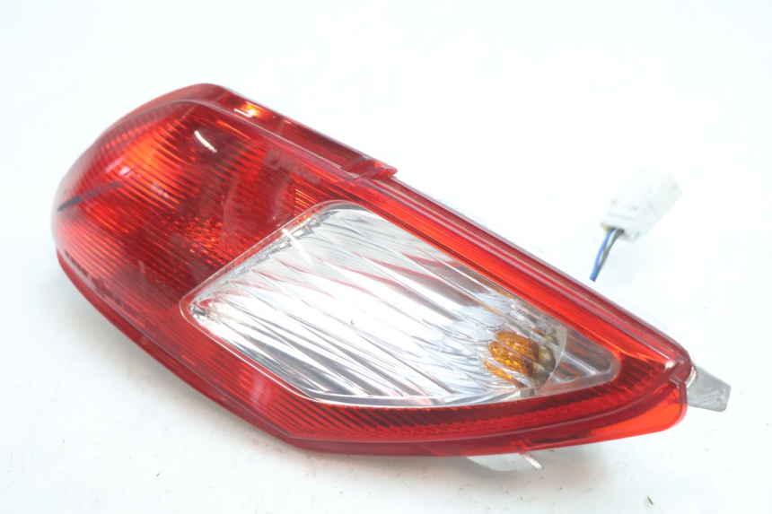 photo de PRAWE TYLNE ŚWIATŁO PIAGGIO MP3 LT 300 (2010 - 2016) - Zbliżenie techniczne