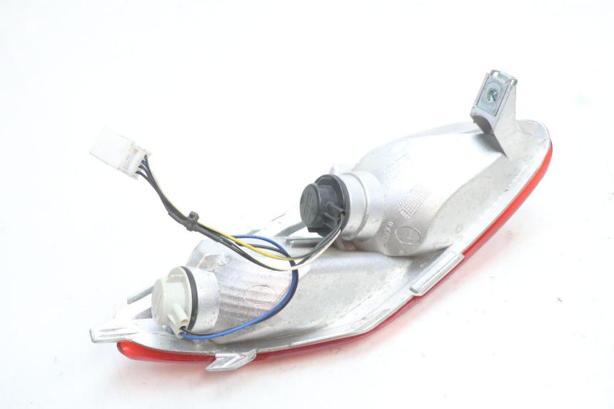 photo de PRAWE TYLNE ŚWIATŁO PIAGGIO MP3 LT 300 (2010 - 2016) - Stan powierzchni