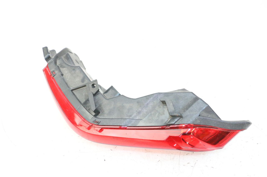 photo de PRAWE TYLNE ŚWIATŁO PIAGGIO MP3 500 (2014 - 2017) - Część sprawdzona