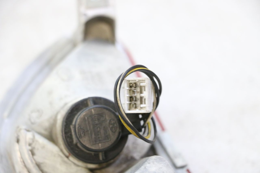 photo de PRAWE TYLNE ŚWIATŁO PIAGGIO MP3 500 (2011 - 2015) - Zbliżenie techniczne