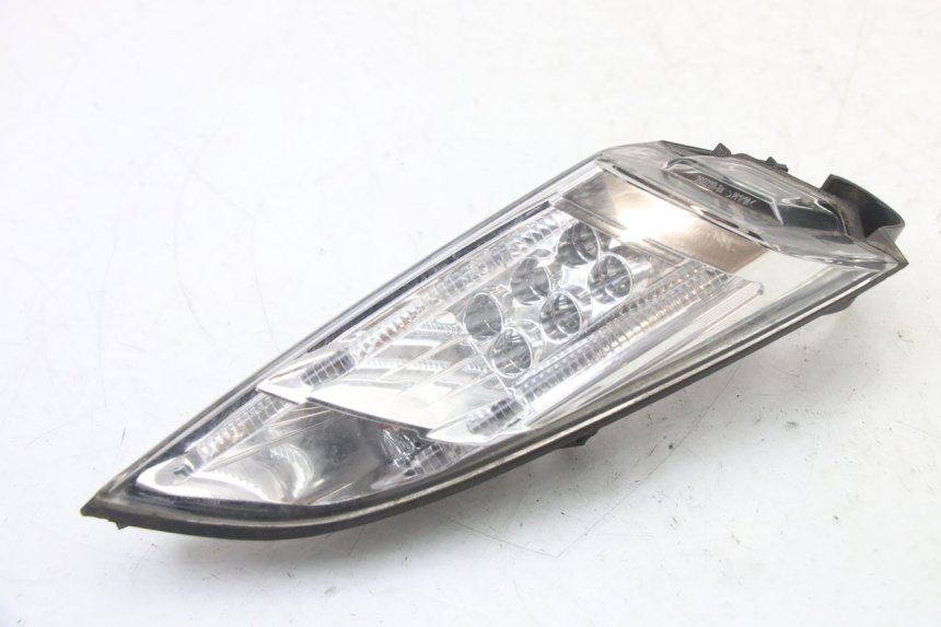 photo de PRAWE TYLNE ŚWIATŁO PEUGEOT SATELIS 125 (2013 - 2018) - Inny kąt widzenia