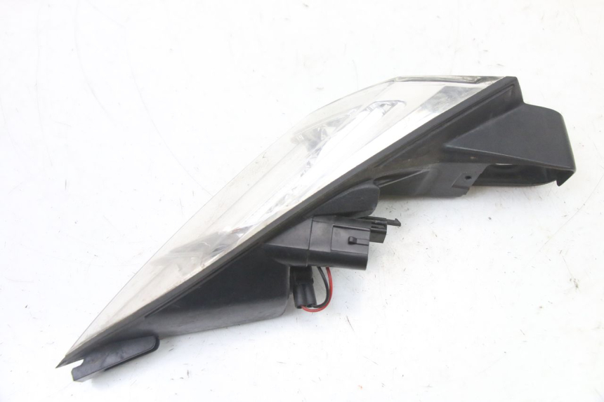 photo de PRAWE TYLNE ŚWIATŁO PEUGEOT SATELIS 125 (2013 - 2018) - Zbliżenie techniczne