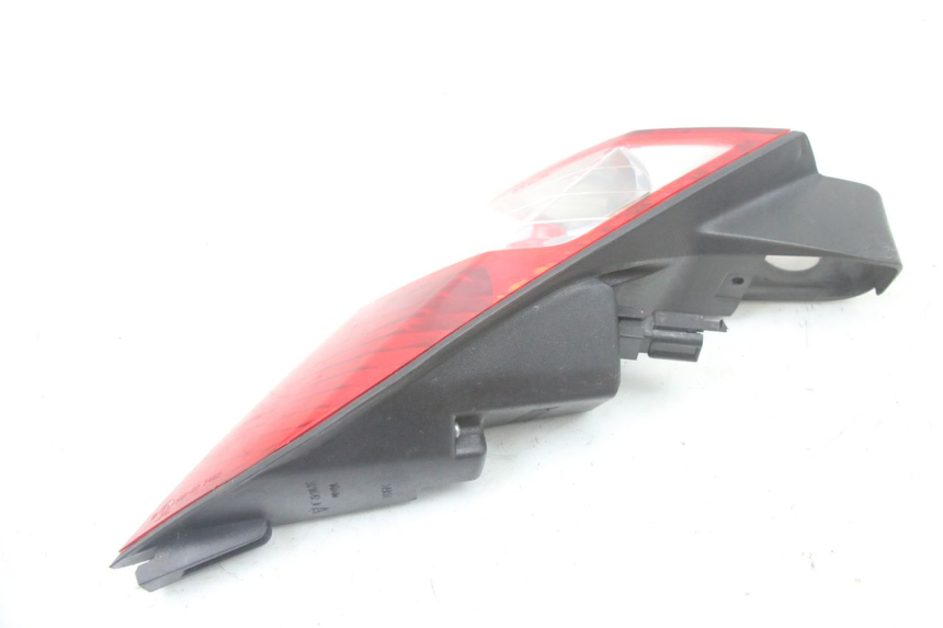 photo de PRAWE TYLNE ŚWIATŁO PEUGEOT SATELIS COMPRESSOR K15 125 (2006 - 2009) - Zbliżenie techniczne