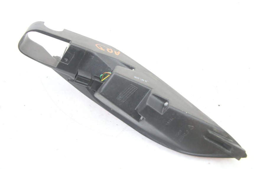 photo de PRAWE TYLNE ŚWIATŁO PEUGEOT SATELIS COMPRESSOR K15 125 (2006 - 2009) - Punkty mocowania