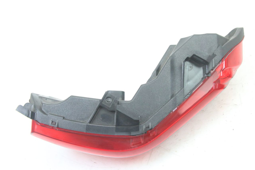 photo de PRAWE TYLNE ŚWIATŁO PIAGGIO MP3 500 (2014 - 2017) - Zbliżenie techniczne