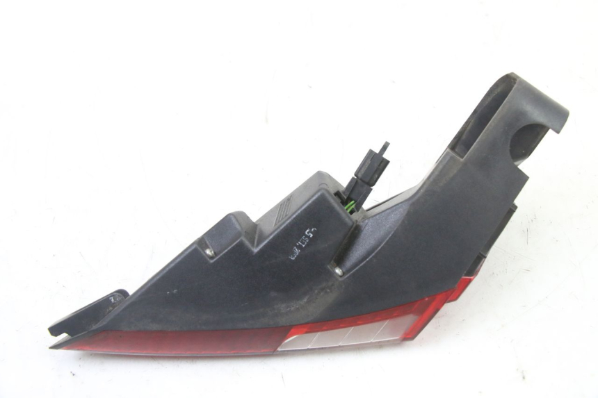 photo de PRAWE TYLNE ŚWIATŁO PEUGEOT SATELIS COMPRESSOR K15 125 (2006 - 2009) - Zbliżenie techniczne