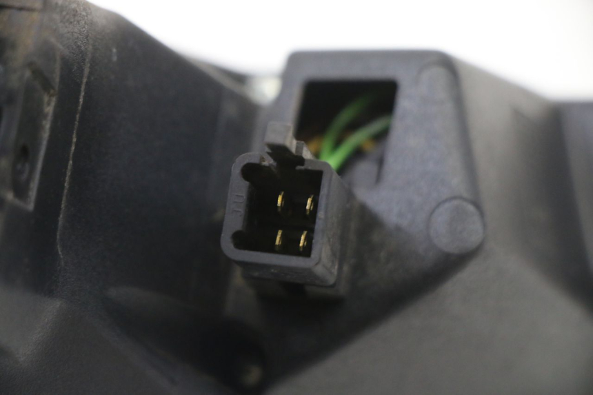 photo de PRAWE TYLNE ŚWIATŁO PEUGEOT SATELIS COMPRESSOR K15 125 (2006 - 2009) - Punkty mocowania