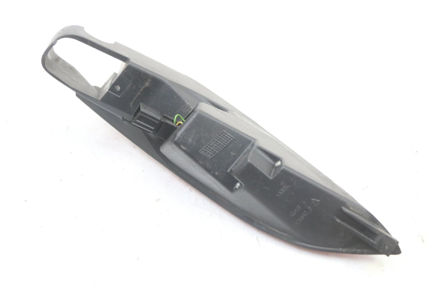 photo de PRAWE TYLNE ŚWIATŁO PEUGEOT SATELIS 125 (2010 - 2012) - Punkty mocowania