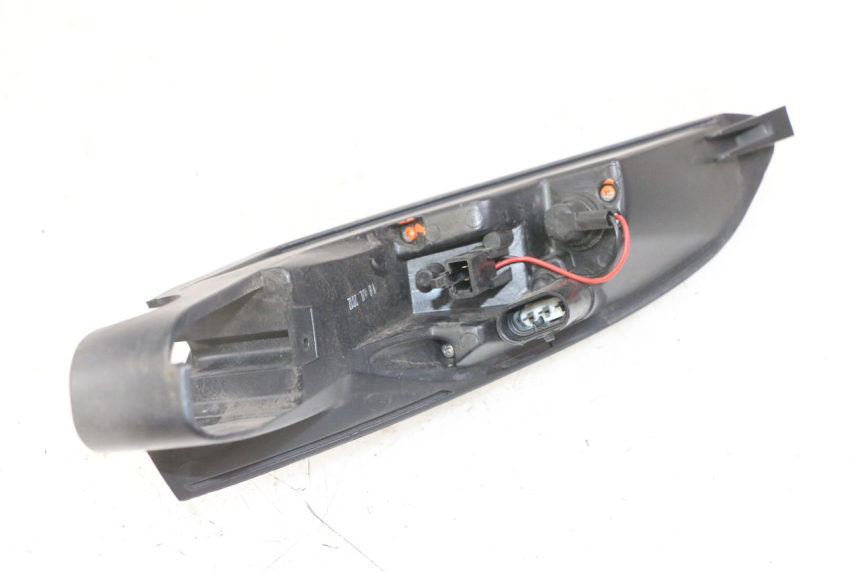 photo de PRAWE TYLNE ŚWIATŁO PEUGEOT SATELIS 125 (2013 - 2018) - Inny kąt widzenia