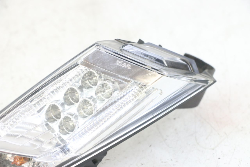 photo de PRAWE TYLNE ŚWIATŁO PEUGEOT SATELIS 125 (2013 - 2018) - Oznaczenia i referencje