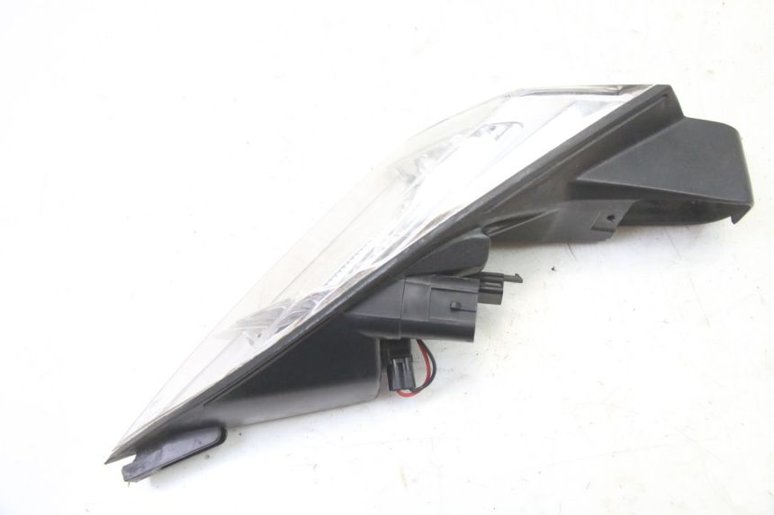 photo de PRAWE TYLNE ŚWIATŁO PEUGEOT SATELIS 125 (2013 - 2018) - Zbliżenie techniczne