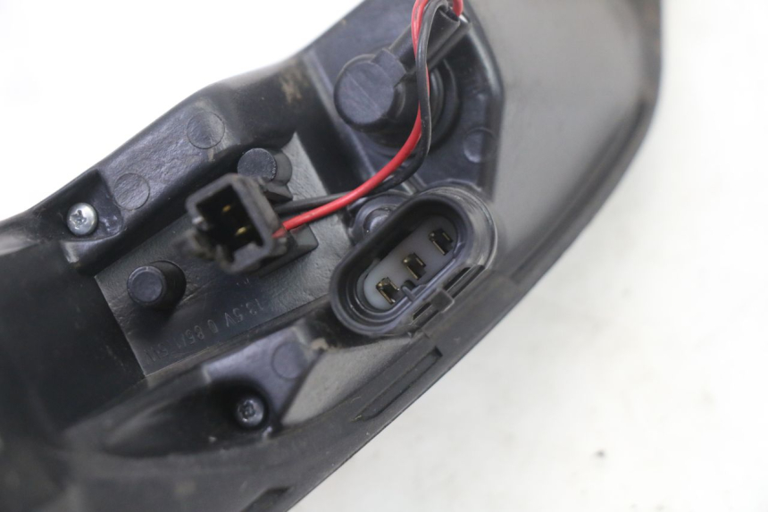 photo de PRAWE TYLNE ŚWIATŁO PEUGEOT SATELIS 125 (2013 - 2018) - Stan powierzchni