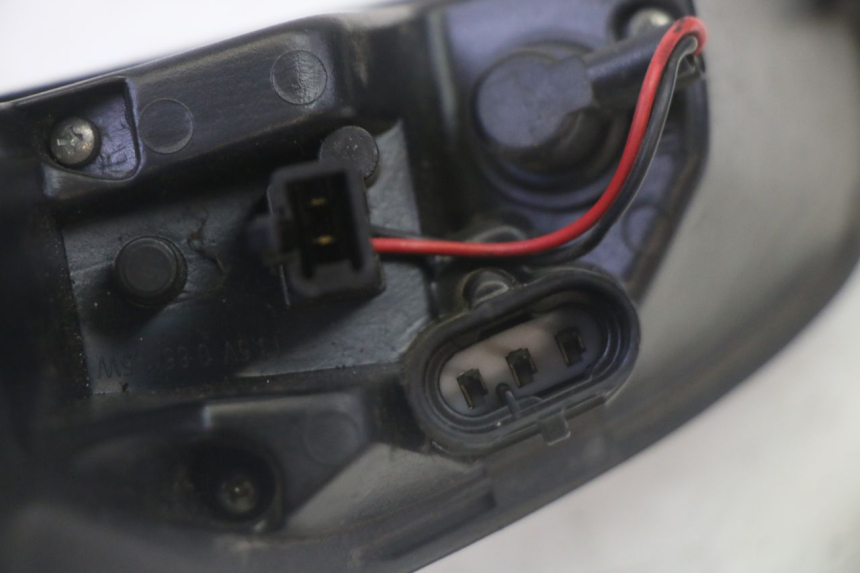 photo de PRAWE TYLNE ŚWIATŁO PEUGEOT SATELIS 125 (2013 - 2018) - Punkty mocowania