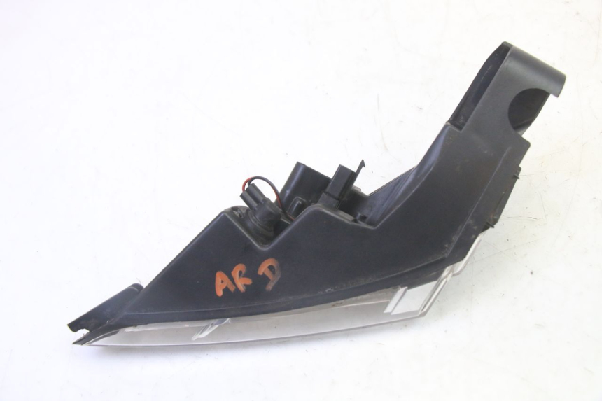 photo de PRAWE TYLNE ŚWIATŁO PEUGEOT SATELIS 125 (2013 - 2018) - Zbliżenie techniczne