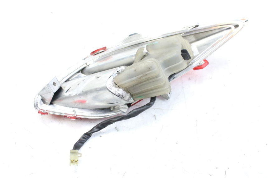 photo de PRAWE TYLNE ŚWIATŁO MBK SKYCRUISER 125 (2010 - 2013) - Zoom stanu zużycia