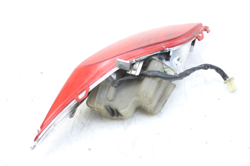 photo de PRAWE TYLNE ŚWIATŁO MBK SKYCRUISER 125 (2010 - 2013) - Punkty mocowania