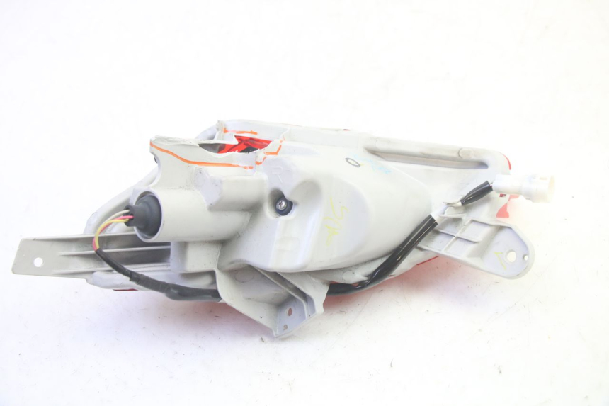 photo de PRAWE TYLNE ŚWIATŁO YAMAHA TRICITY 300 (2020 - 2024) - Punkty mocowania