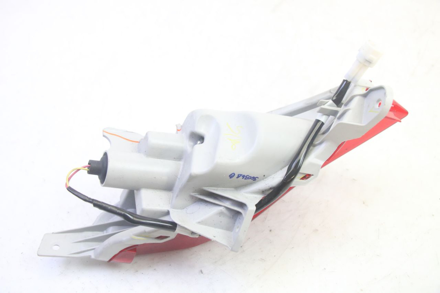 photo de PRAWE TYLNE ŚWIATŁO YAMAHA TRICITY 300 (2020 - 2024) - Stan powierzchni