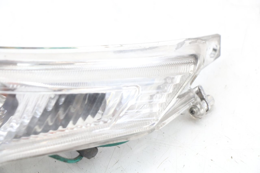 photo de PRAWE TYLNE ŚWIATŁO PEUGEOT VIVACITY NEW 4T 50 (2008 - 2017) - Zoom stanu zużycia