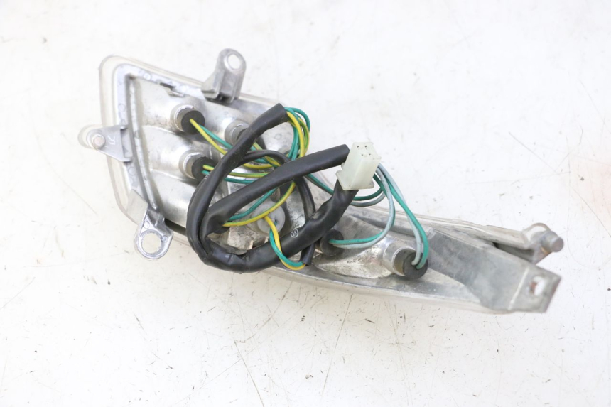 photo de PRAWE TYLNE ŚWIATŁO PEUGEOT VIVACITY NEW 4T 50 (2008 - 2017) - Inny kąt widzenia