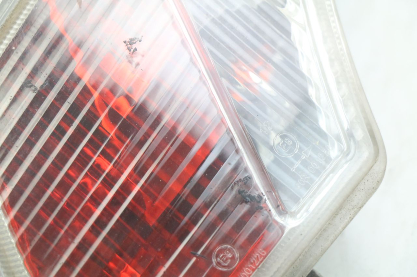 photo de PRAWE TYLNE ŚWIATŁO PEUGEOT VIVACITY 125 (2010 - 2017) - Punkty mocowania