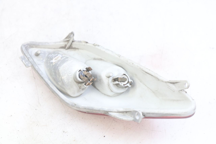 photo de PRAWE TYLNE ŚWIATŁO YAMAHA XMAX X-MAX 125 (2006 - 2009) - Zoom stanu zużycia